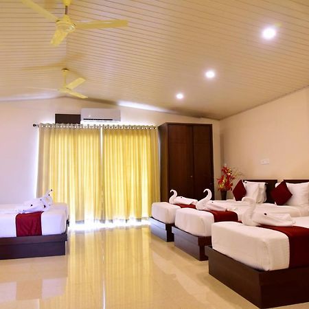 Hotel Coorg Palace Madikeri Esterno foto