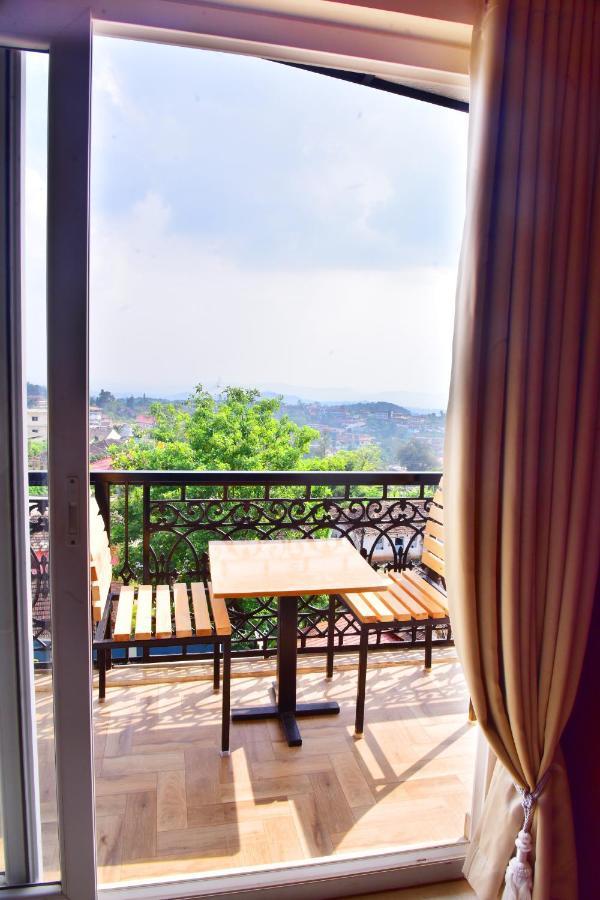 Hotel Coorg Palace Madikeri Esterno foto