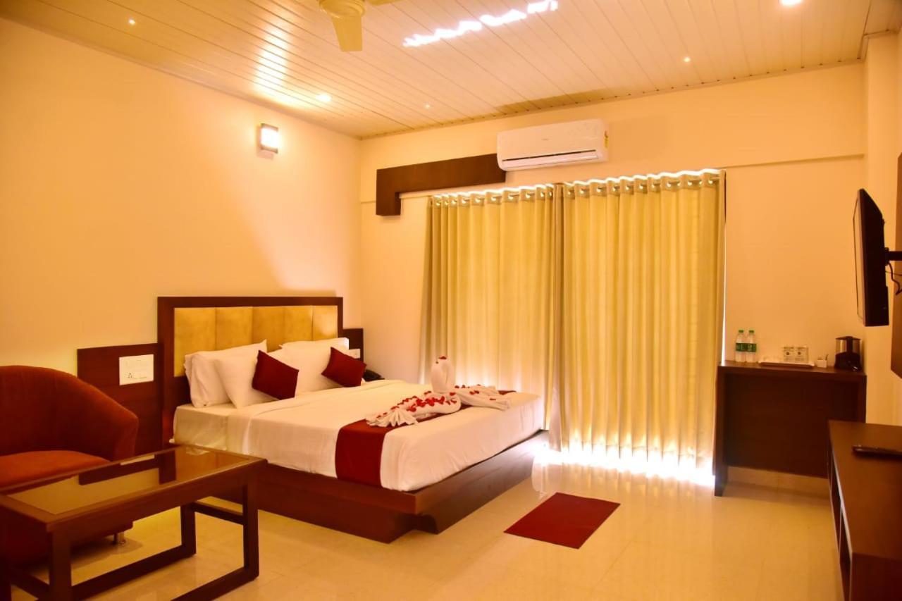 Hotel Coorg Palace Madikeri Esterno foto